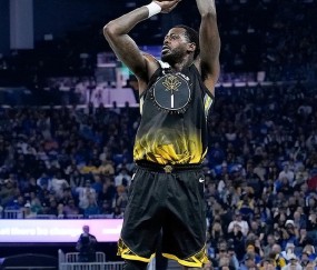 熊猫体育- 雄鹿vs凯尔特人全场回放 