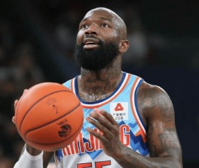 熊猫体育- 乔丹贝尔今晚到明天体检后天官宣 