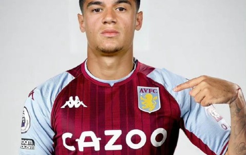 熊猫体育-阿斯顿维拉训练开放日；官宣日临场应变引观众欢呼；CBA季后赛在即；临场指挥获称赞(阿斯顿维拉队标跟切尔西一样)