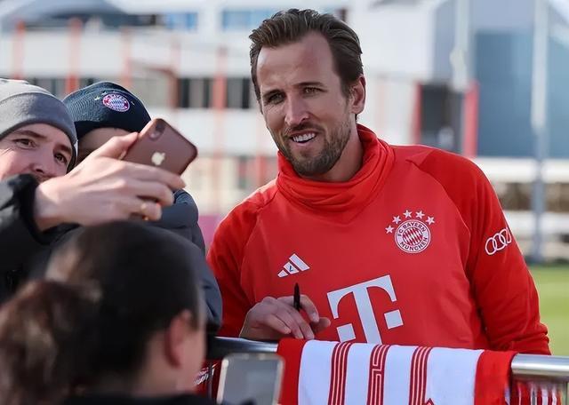 莱万多夫斯基在拜仁比赛中刷新纪录,夺冠引发热议!热度持续攀升的简单介绍 莱万多夫斯基在拜仁比赛中刷新纪录,夺冠引发热议!热度持续攀升的简单介绍