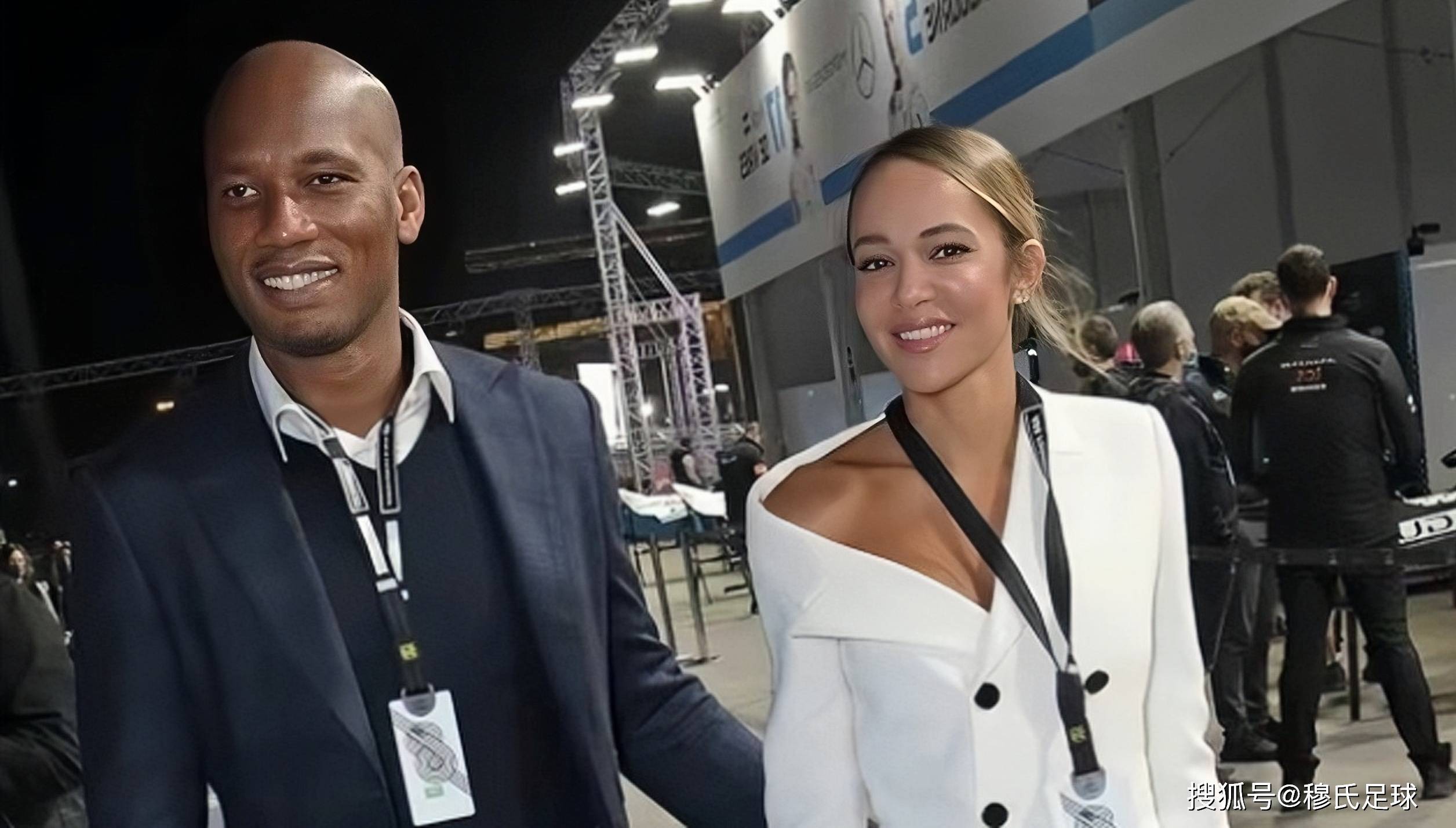 比赛局势复杂引爆全场!,德罗巴意外战胜TES引发球迷热议的简单介绍 比赛局势复杂引爆全场!,德罗巴意外战胜TES引发球迷热议的简单介绍