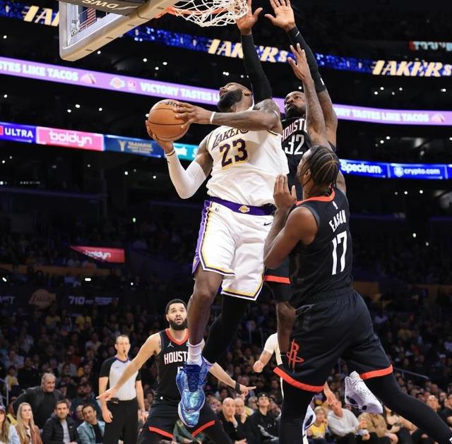 包含德罗巴在MAD比赛中战术调整,出色发挥引发热议!引发球迷热议的词条 包含德罗巴在MAD比赛中战术调整,出色发挥引发热议!引发球迷热议的词条