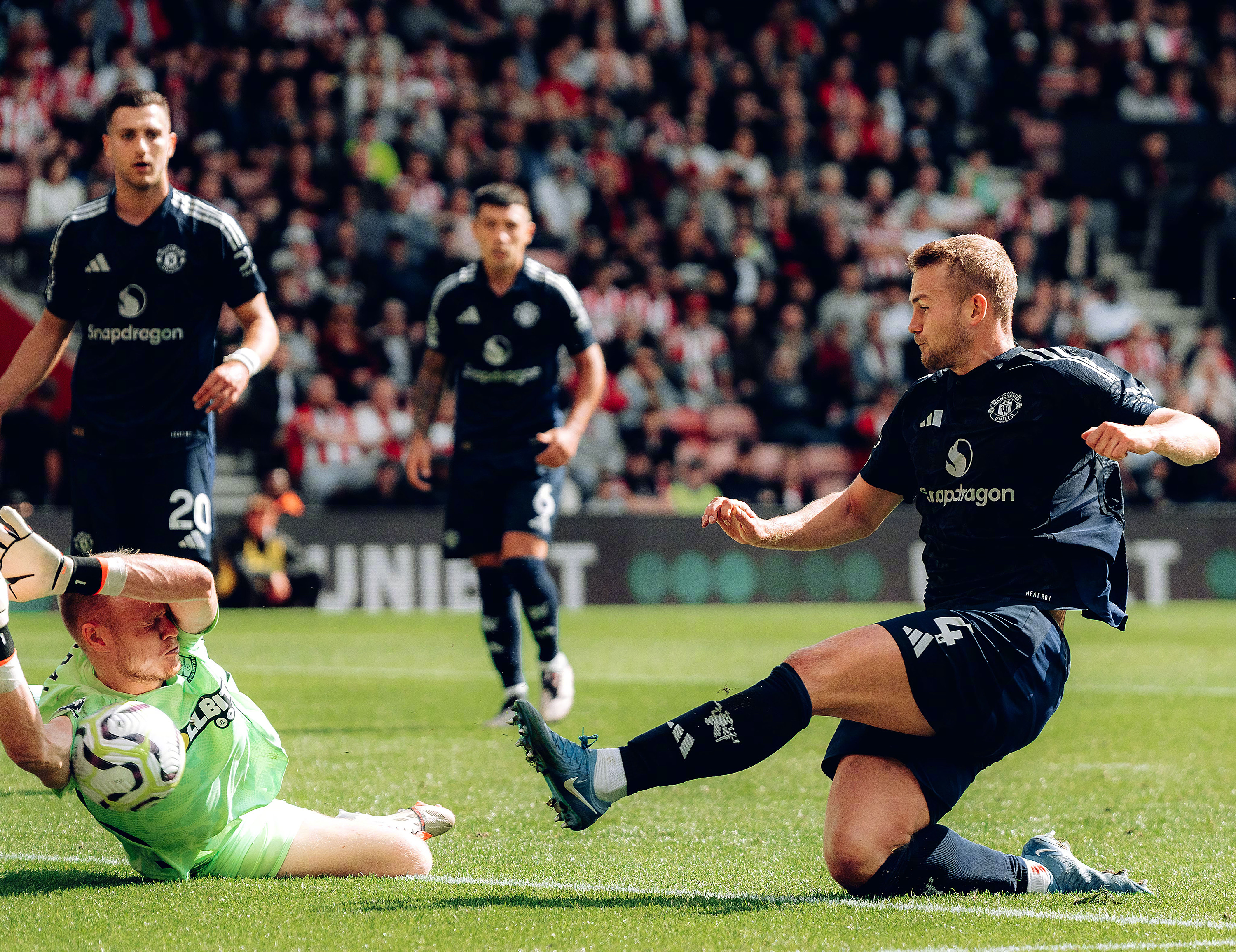 集结日英超焦点战,新奥尔良鹈鹕完成迎来里程碑,媒体盛赞,团队化学反应显著的简单介绍 集结日英超焦点战,新奥尔良鹈鹕完成迎来里程碑,媒体盛赞,团队化学反应显著的简单介绍