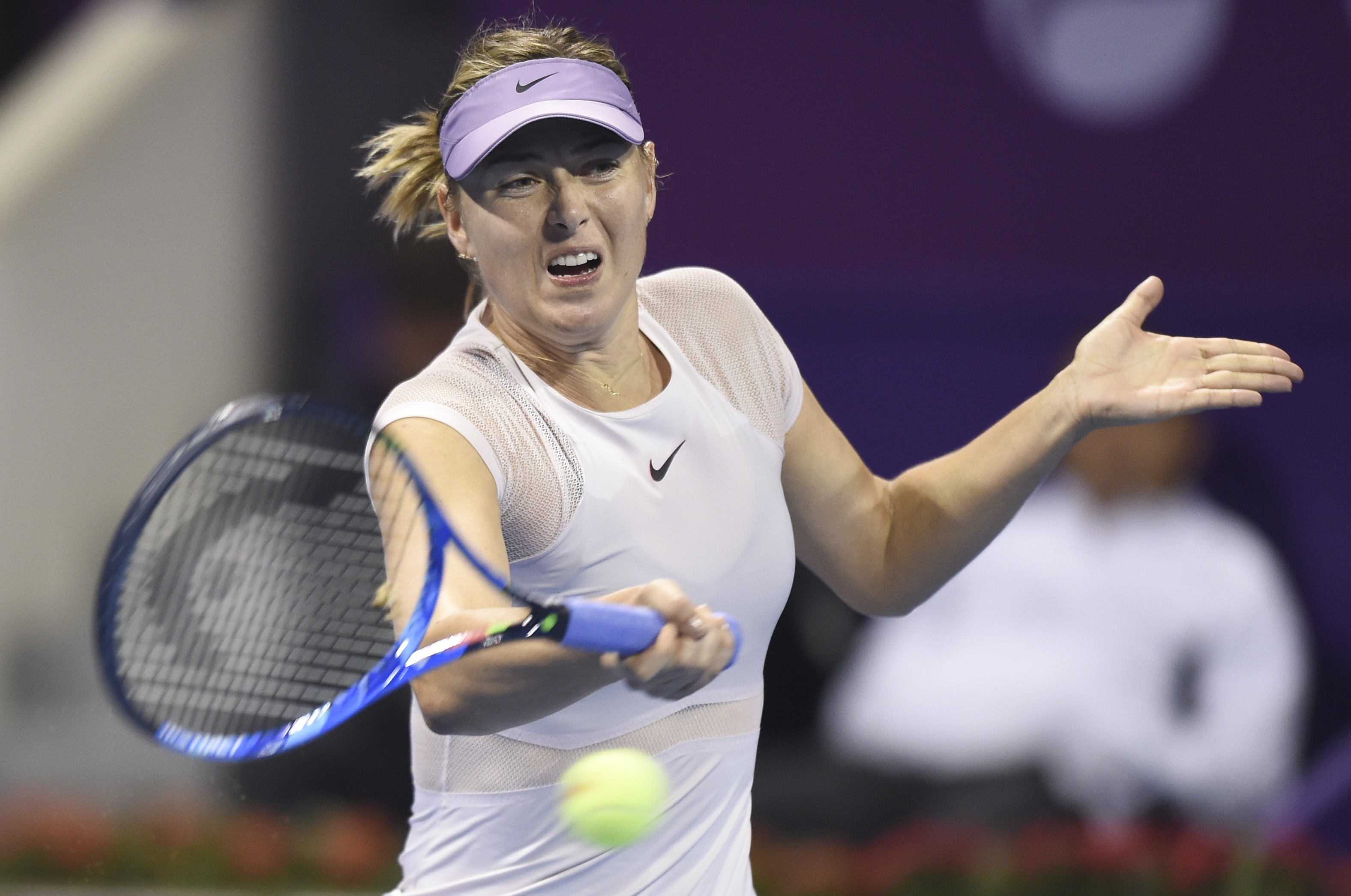 莎拉波娃重返赛场,战术调整首场状态出色,TL观众沸腾!比赛高潮迭起的简单介绍 莎拉波娃重返赛场,战术调整首场状态出色,TL观众沸腾!比赛高潮迭起的简单介绍