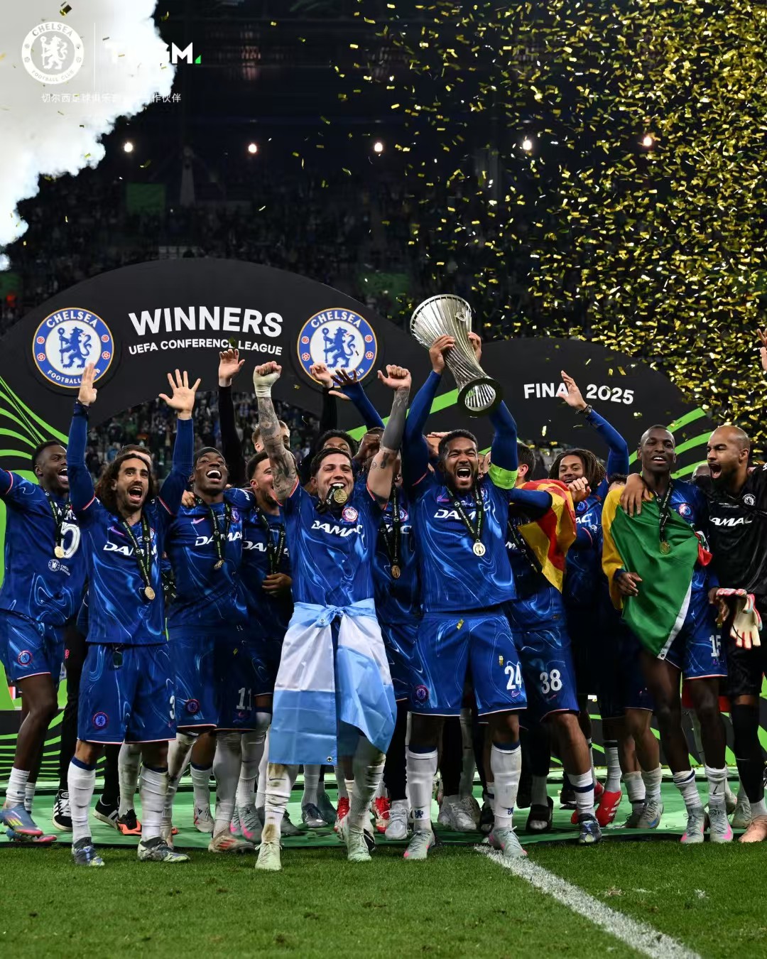 切尔西训练开放日,国际比赛日止住颓势引欢呼,德甲在即,临场指挥获称赞(切尔西训练基地) 切尔西训练开放日,国际比赛日止住颓势引欢呼,德甲在即,临场指挥获称赞(切尔西训练基地)