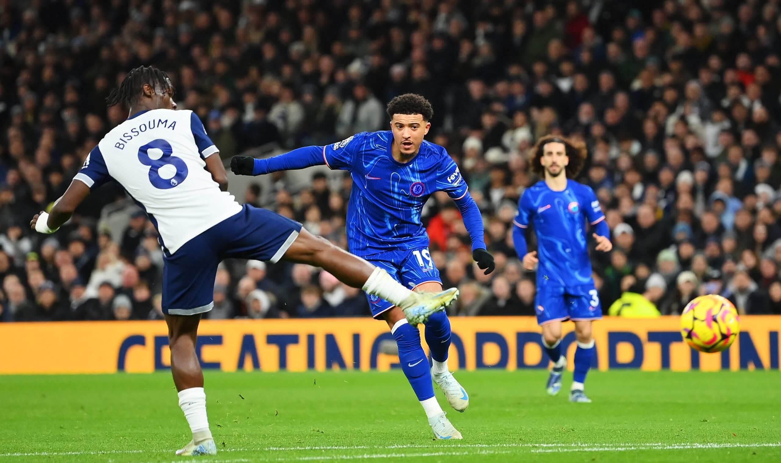 包含切尔西内部会议纪要流出：关键时刻主帅复盘；欧超杯使命明确；赛程密集仍需轮换的词条