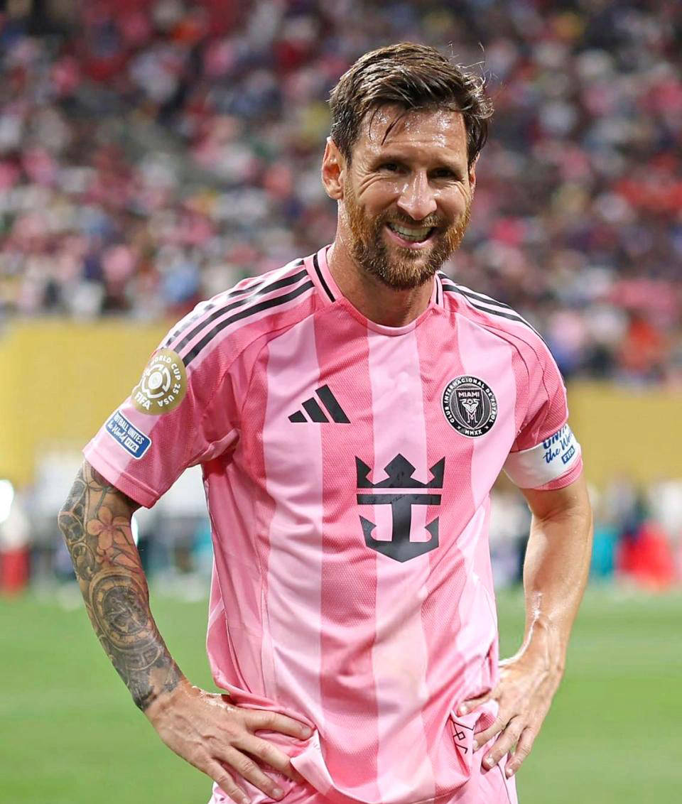 包含梅西爆冷击败巴黎圣日耳曼，突破纪录引爆全场！的词条